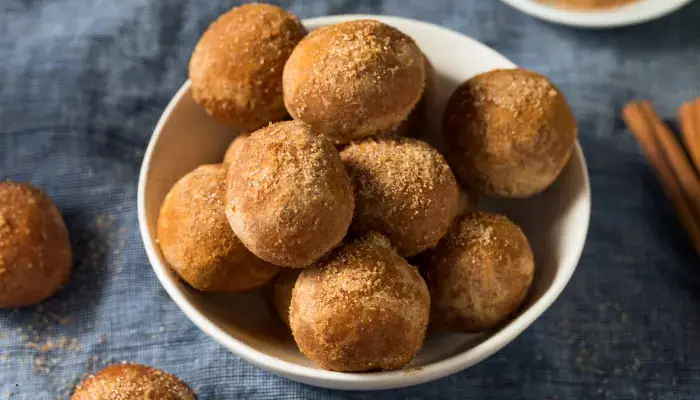 No-Bake Cinnamon Keto Doughnut Holes
